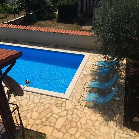 Mit Ueberdachter Terrasse Mit Meerblick *